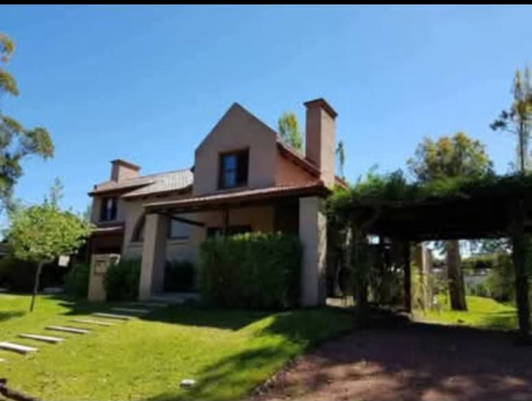 Casa en alquiler Anual en Pinares